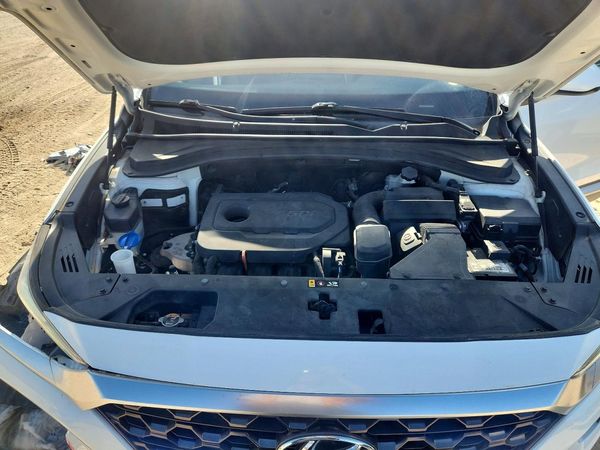 2019 HYUNDAI SANTA FE SE
