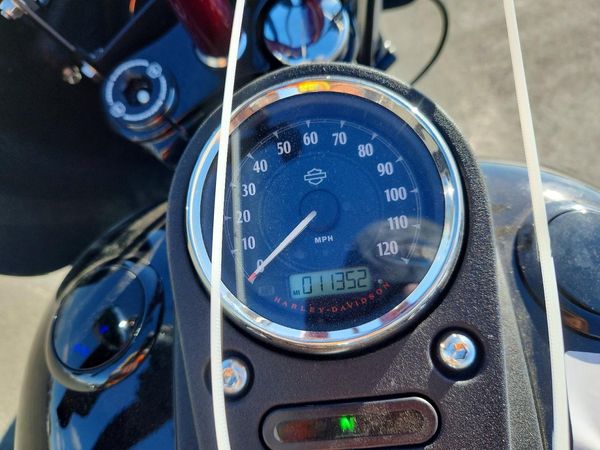 2016 HARLEY-DAVIDSON FXDBP