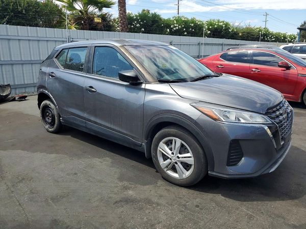 2024 NISSAN KICKS