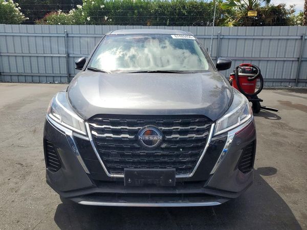 2024 NISSAN KICKS