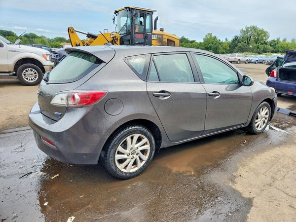2013 MAZDA 3 Touring/GS
