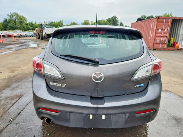 2013 MAZDA 3 Touring/GS