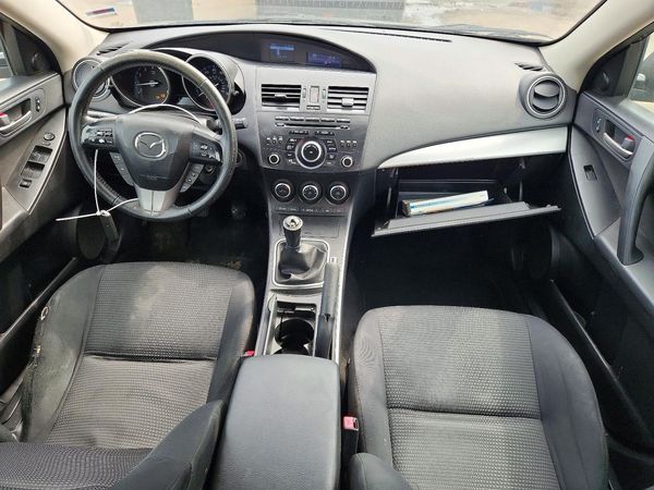 2013 MAZDA 3 Touring/GS