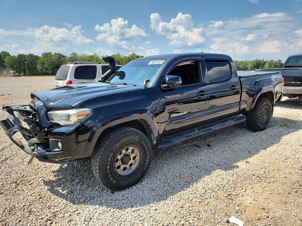 2018 TOYOTA TACOMA — Front 3/4