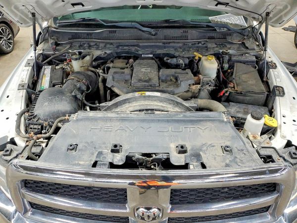 2014 RAM 5500 REG CAB CHASSIS — Engine bay