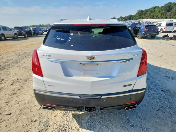 2017 CADILLAC XT5
