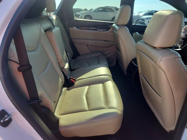 2017 CADILLAC XT5