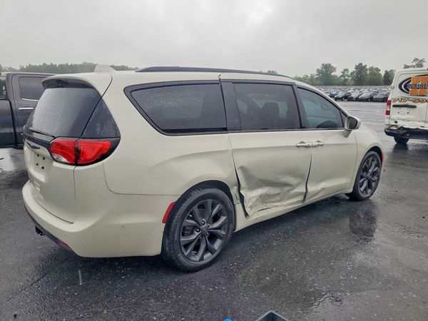 2019 CHRYSLER PACIFICA