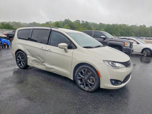 2019 CHRYSLER PACIFICA