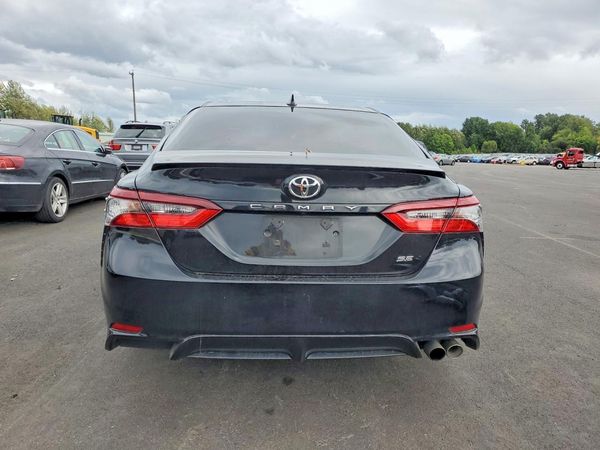 2022 TOYOTA CAMRY SE