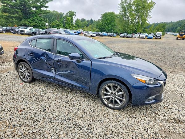 2018 MAZDA 3
