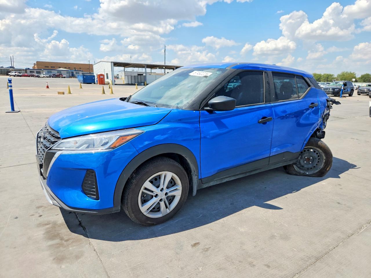 2024 NISSAN KICKS