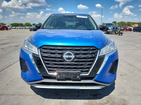 2024 NISSAN KICKS