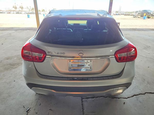 2020 MERCEDES-BENZ GLA