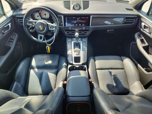 2021 PORSCHE MACAN