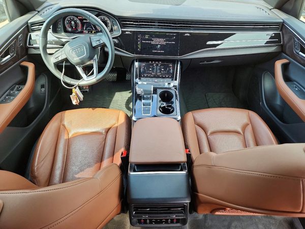 2023 AUDI Q8
