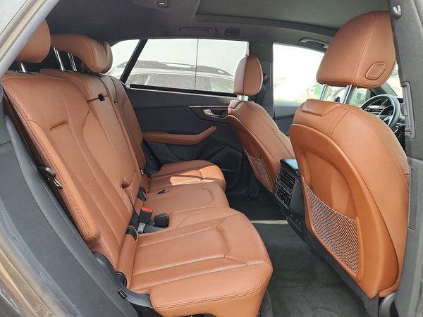 2023 AUDI Q8