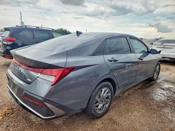 2024 HYUNDAI ELANTRA Blue — PSRA