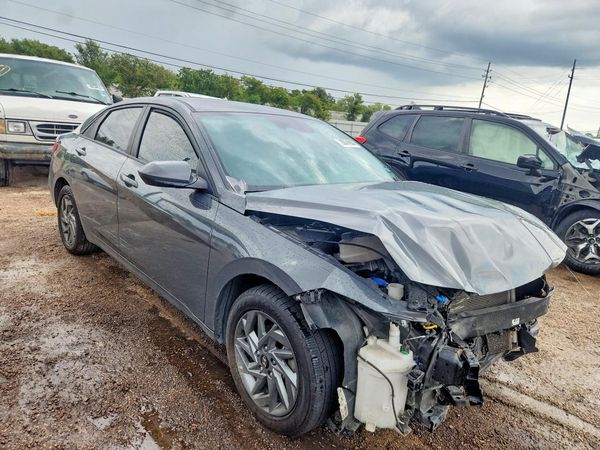 2024 HYUNDAI ELANTRA Blue — Passenger 3/4