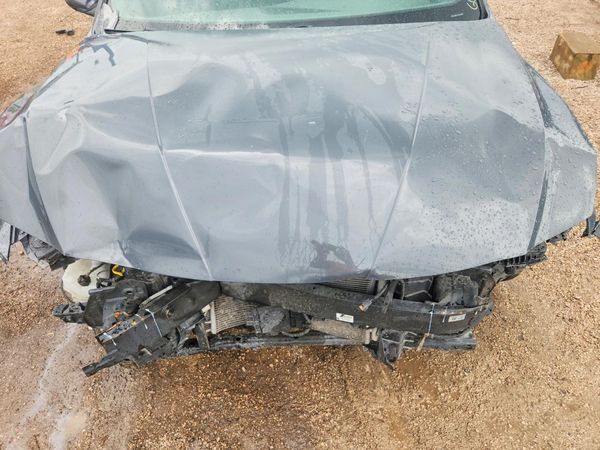 2024 HYUNDAI ELANTRA Blue — Engine bay