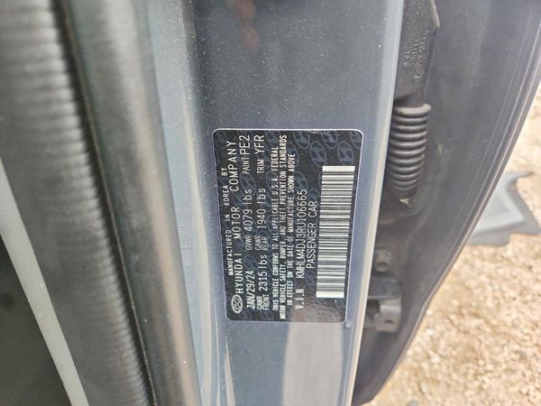 2024 HYUNDAI ELANTRA Blue — VINS