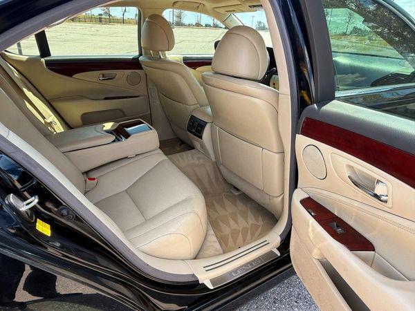 2012 LEXUS LS 460
