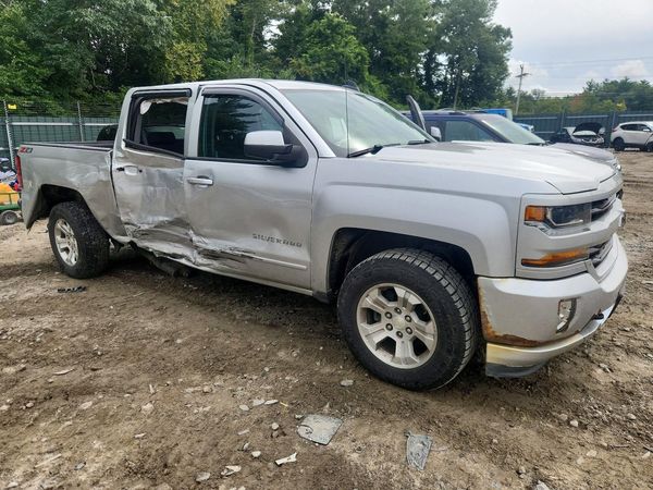 2018 CHEVROLET SILVERADO LT — Passenger 3/4
