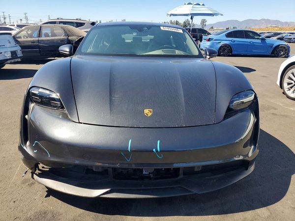 2021 PORSCHE TAYCAN