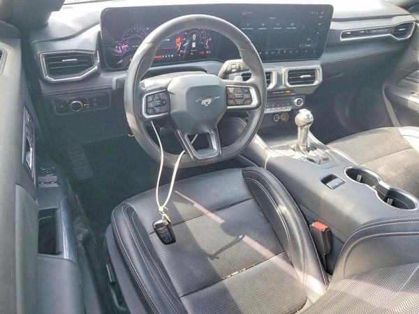 2025 FORD MUSTANG