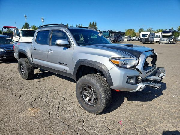 2017 TOYOTA TACOMA