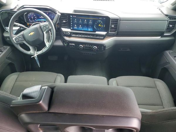 2025 CHEVROLET SILVERADO LT