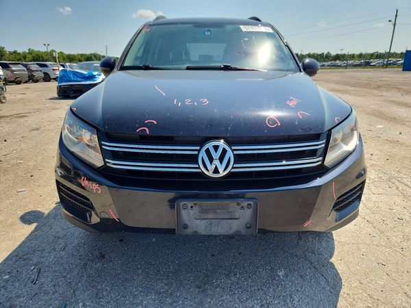 2017 VOLKSWAGEN TIGUAN S, Limited