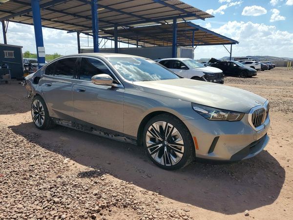 2024 BMW 530