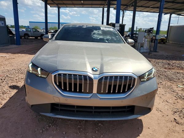 2024 BMW 530