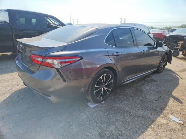 2018 TOYOTA CAMRY
