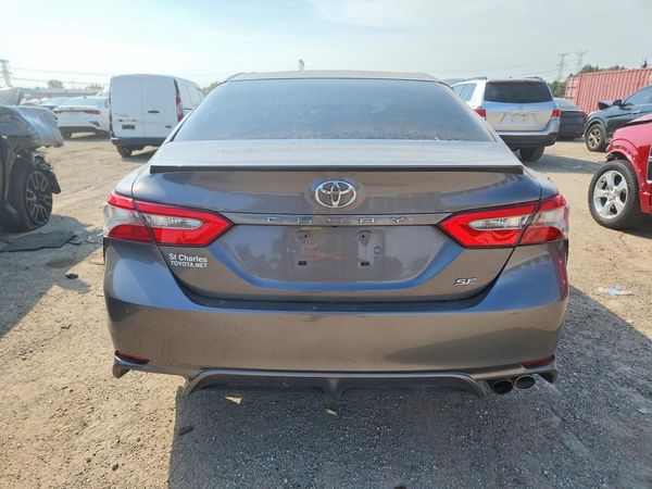 2018 TOYOTA CAMRY