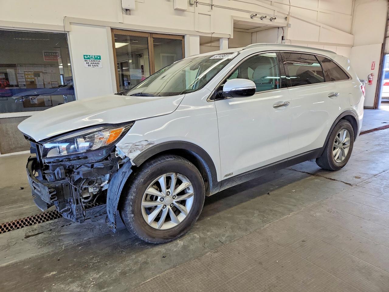 2016 KIA SORENTO L / LX