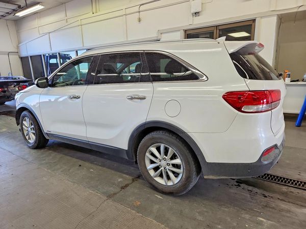 2016 KIA SORENTO L / LX