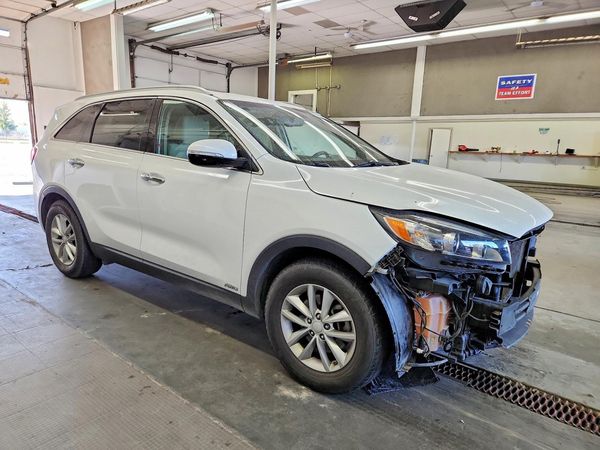 2016 KIA SORENTO L / LX
