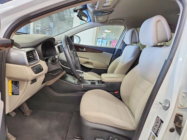 2016 KIA SORENTO L / LX