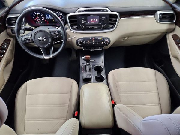 2016 KIA SORENTO L / LX