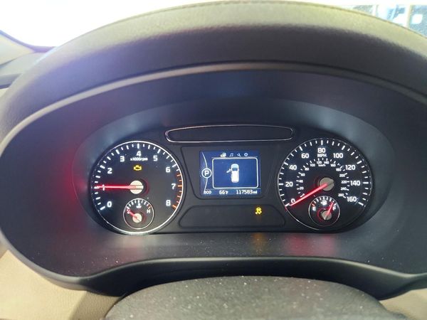 2016 KIA SORENTO L / LX