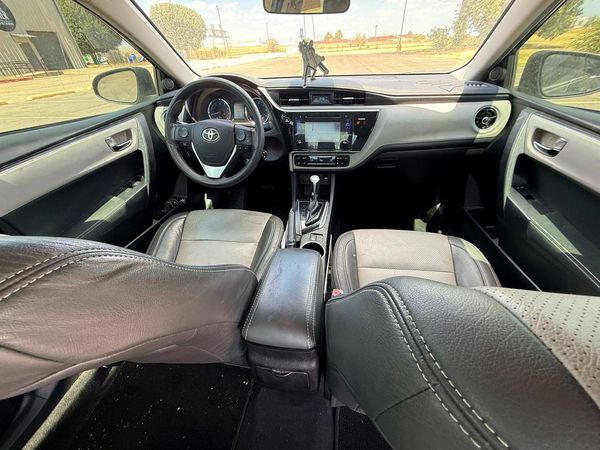 2017 TOYOTA COROLLA