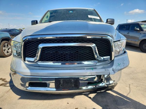 2018 RAM 1500 SLT