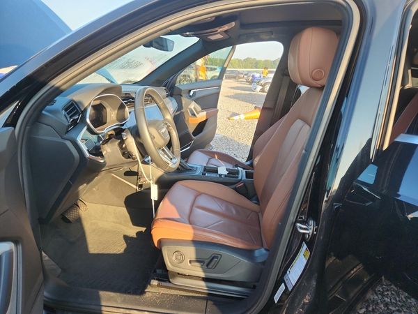 2020 AUDI Q3 quattro Premium Plus