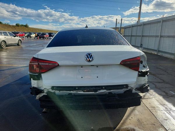 2019 VOLKSWAGEN PASSAT