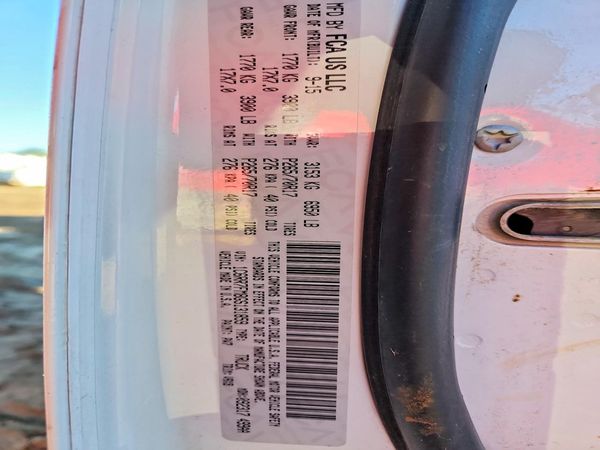 2016 RAM 1500 ST — VINS