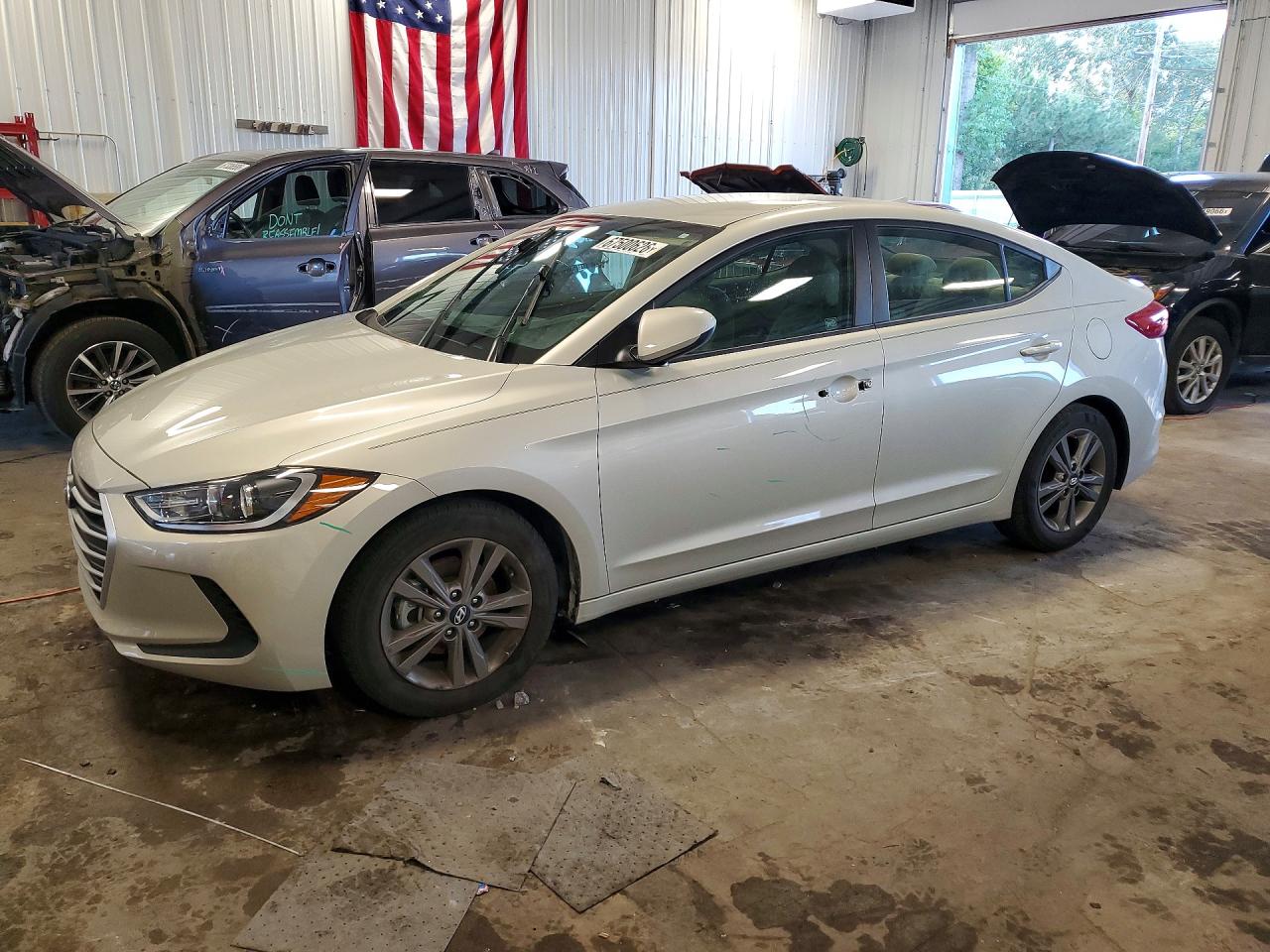 2017 HYUNDAI ELANTRA — Front 3/4