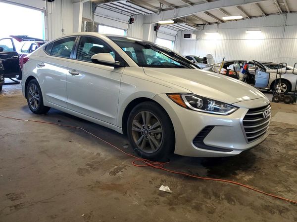 2017 HYUNDAI ELANTRA — Passenger 3/4