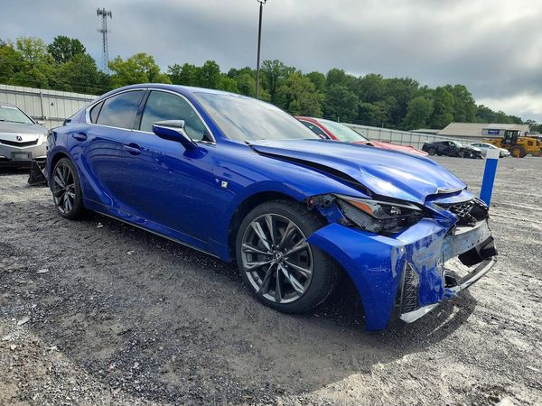 2022 LEXUS IS